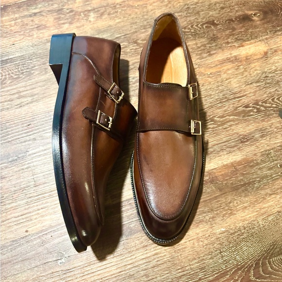 Brown Leather Oxford Shoes with Classic Silhouette - Picture 3 of 3